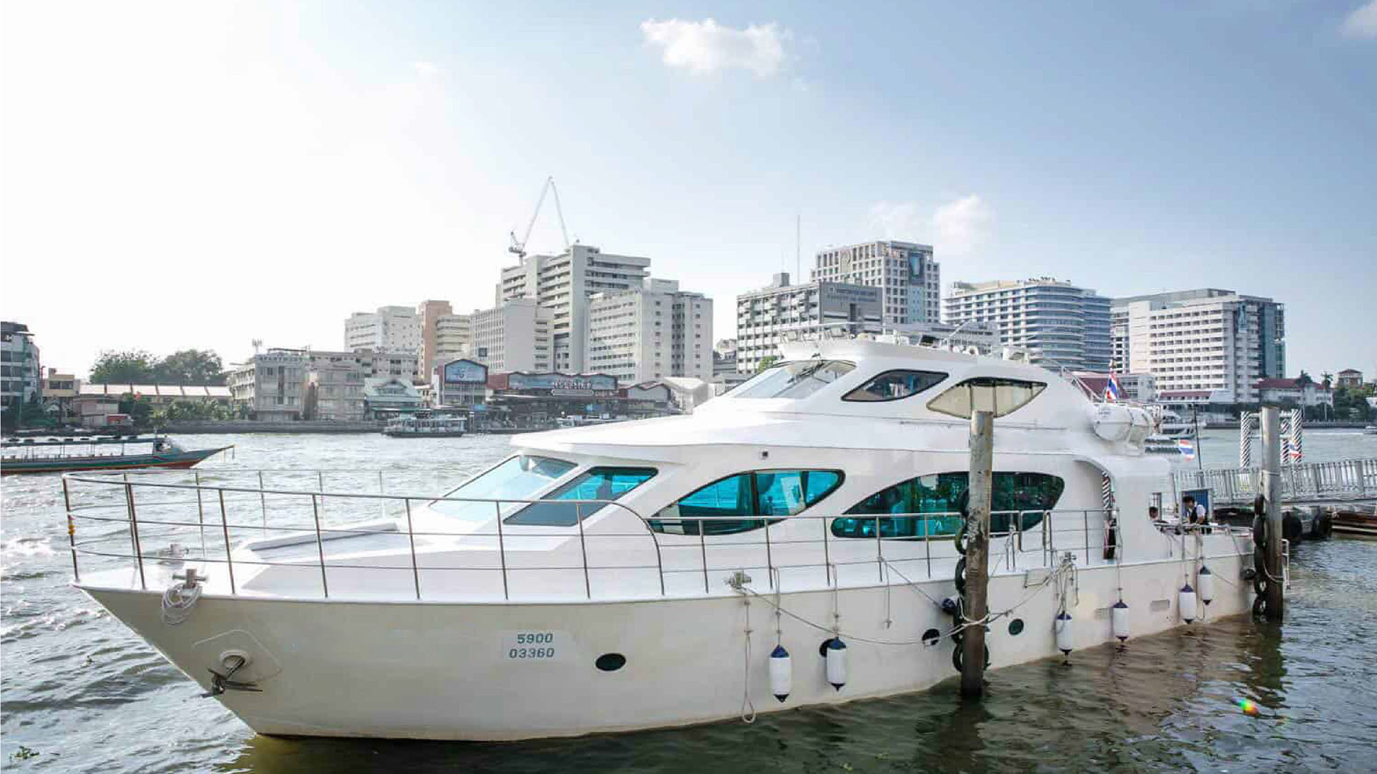 Dao Marine private yacht charter Chao Phraya river Bangkok (10).jpg
