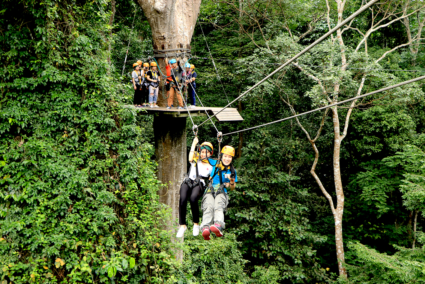 CB_Honeymoon zipline 01.jpg